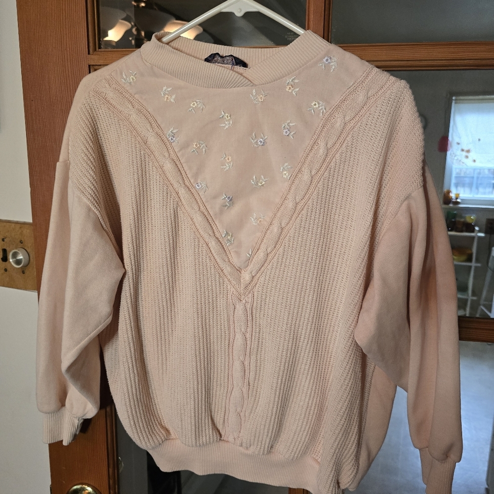 Casino Womens Vintage Embroidered Sweater Size Small